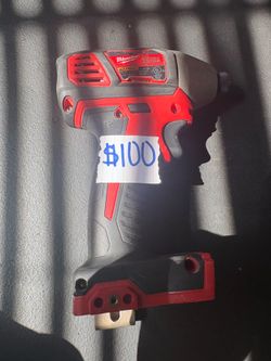 Milwaukee M18 18V Lithium-Ion Brushless Cordless 1/4 in. Compact Impact Driver