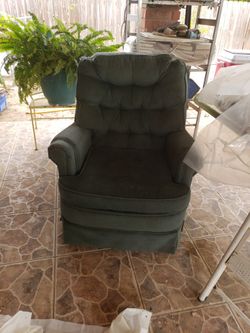 Swivel Rocker Green Clean Not Torn
