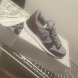 Woman’s Nike 