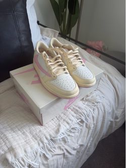Nike x Travis Scott Air Jordan 1 Low OG SP “Shy Pink”.
