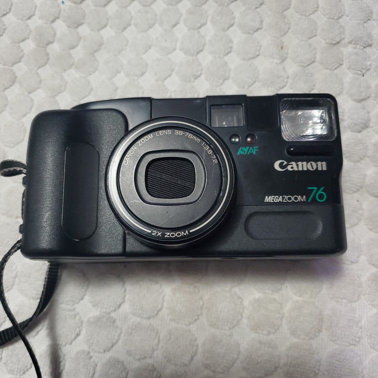 Canon Sure Shot Mega Zoom 76 35MM Point Shoot Film Camera UNTESTED