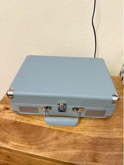 crosley blue record player