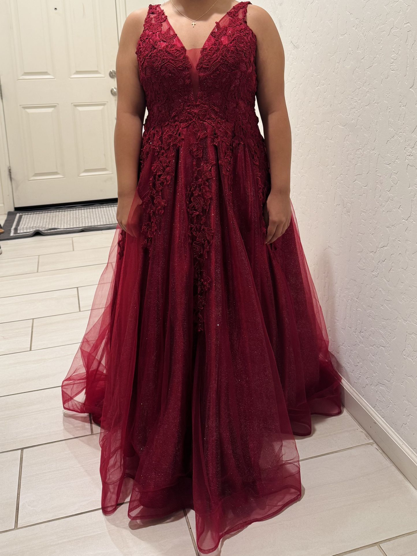 Dress Size XL but Fits Like A Large. Sweet 16 / Prom 