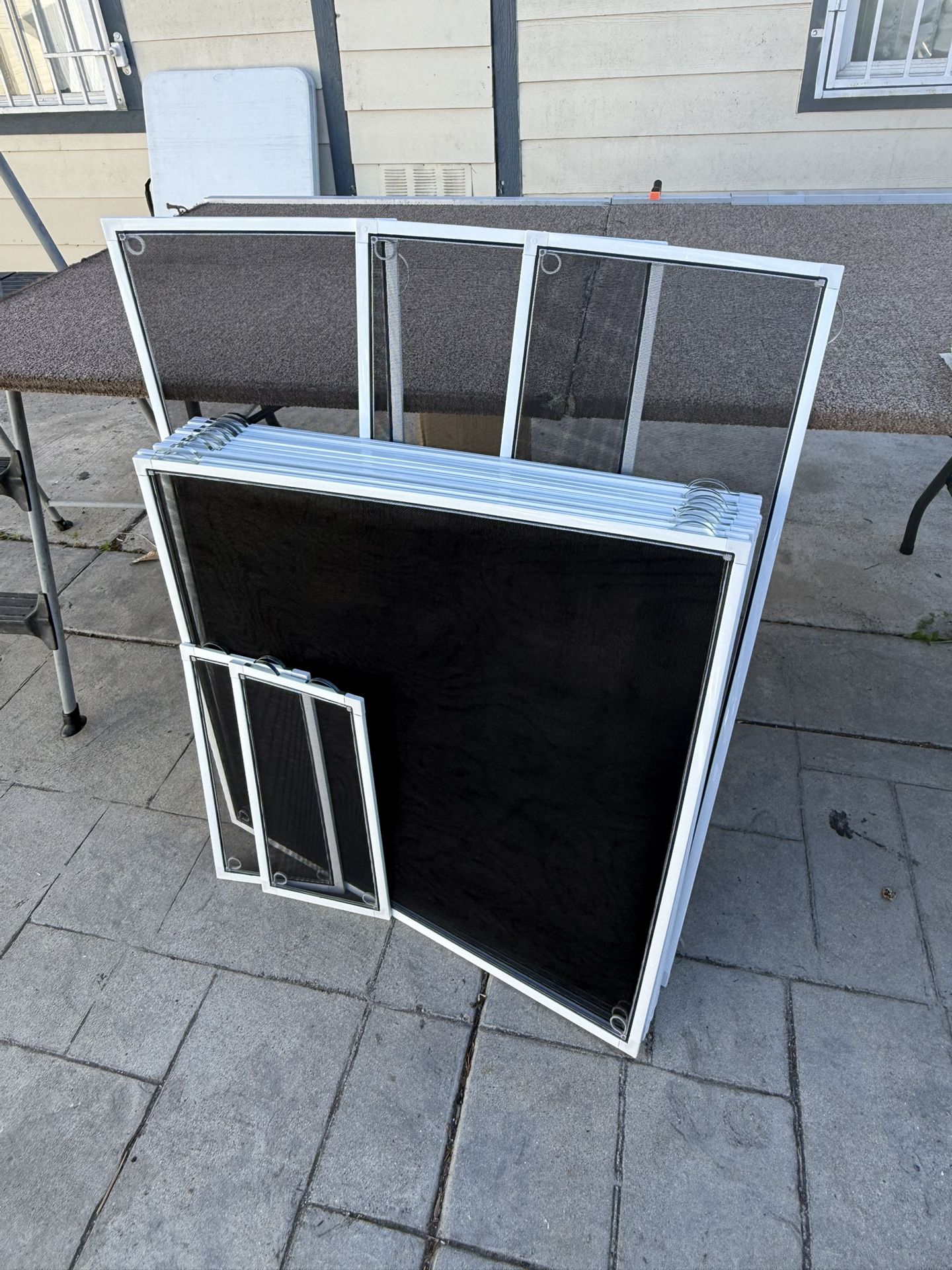 Window Screens / Mosquiteros