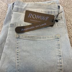 Romwe Women’s Jeans (Small)