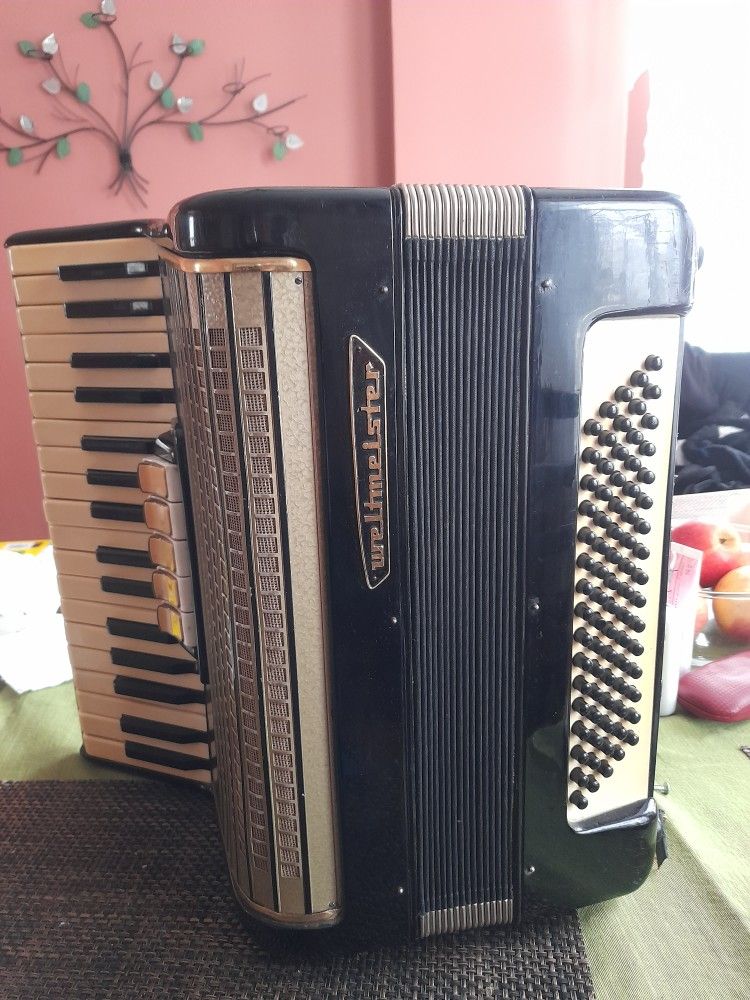 Weltmeister Accordion 80 Bass