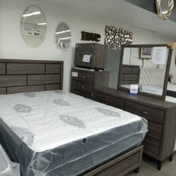 New Queen Bedroom Set For $1499