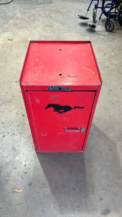 Mac Tools Red Metal Tool Cabinet