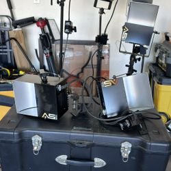 Pro Smith-Victor Studio Lighting Kit - 6 Lights, Stands & Cases!