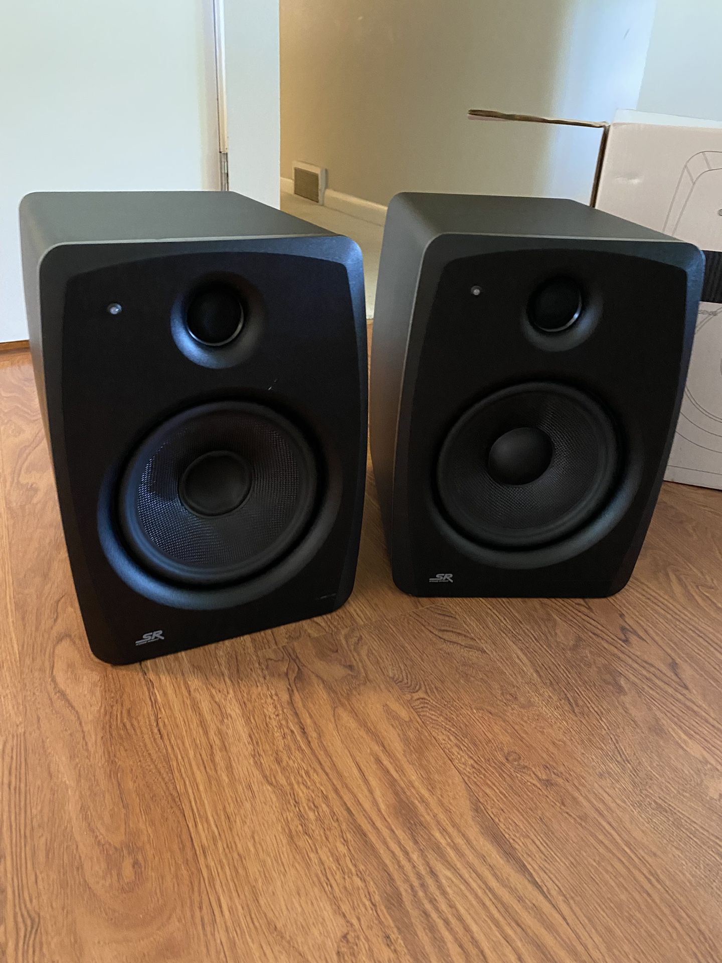 SR Technologies SV28 PAIR Powered Monitors