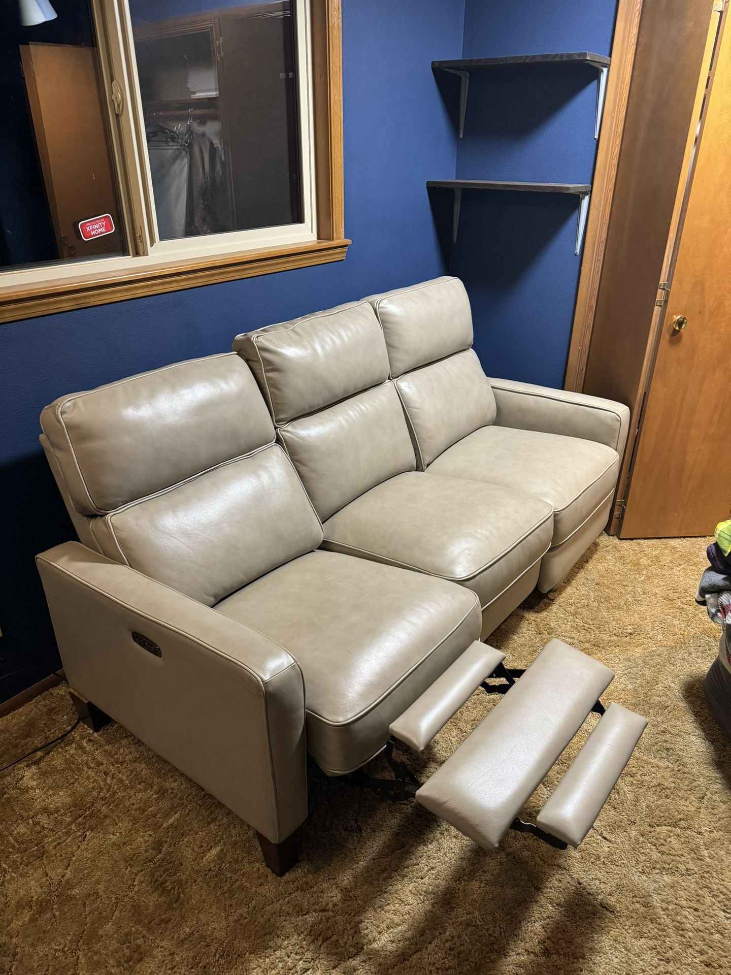 Leather Couch for Sale in Grays Harbor County, WA OfferUp