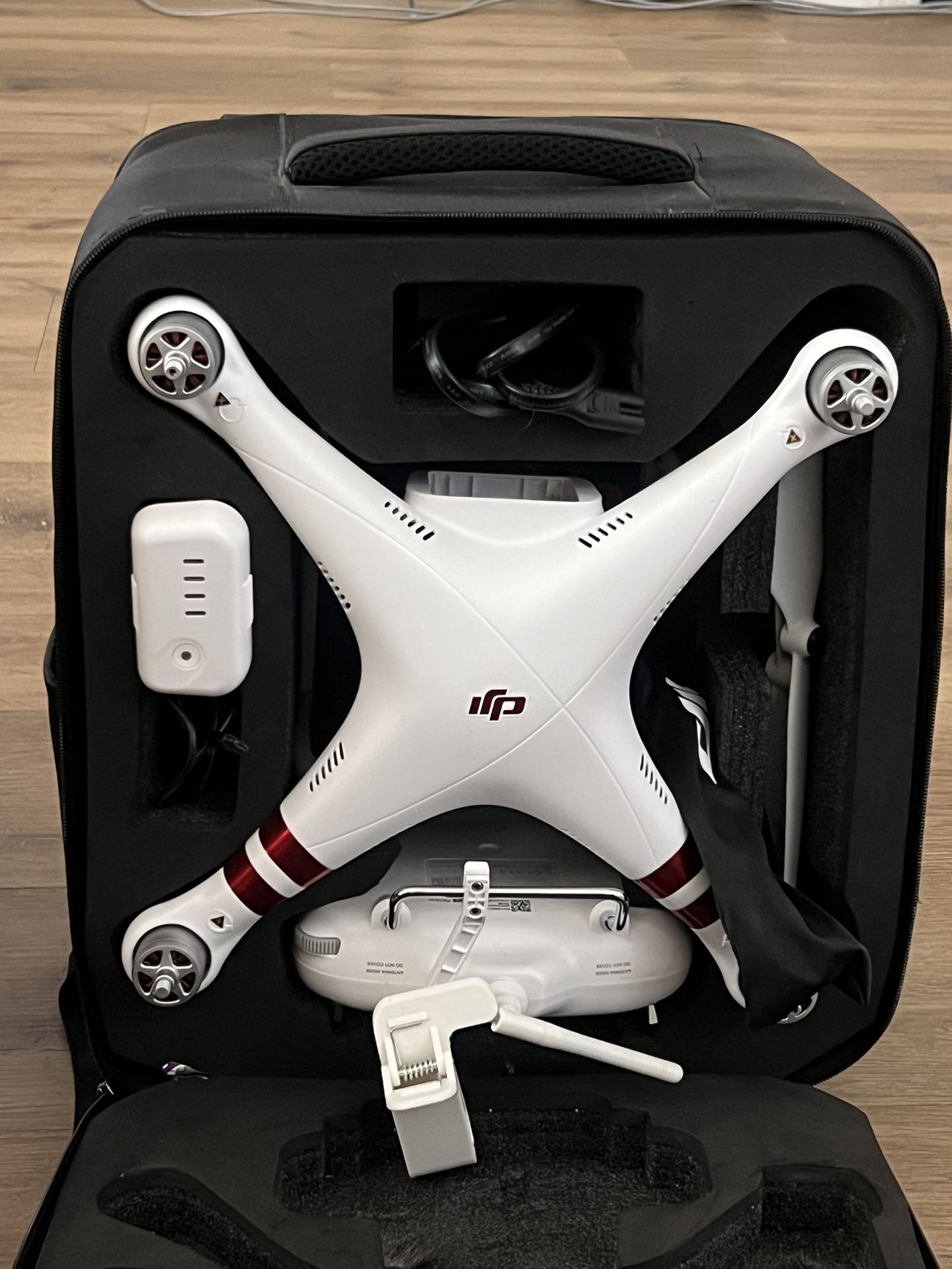 DJI Phantom 3 Standard Quadcopter Camera Drone - (UU)