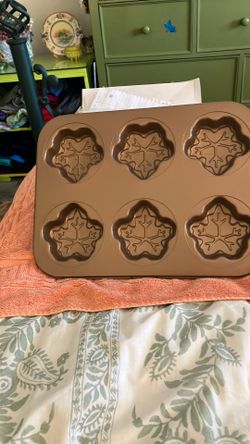Copper Colored Baking Tray Un Used Leaf Pattern