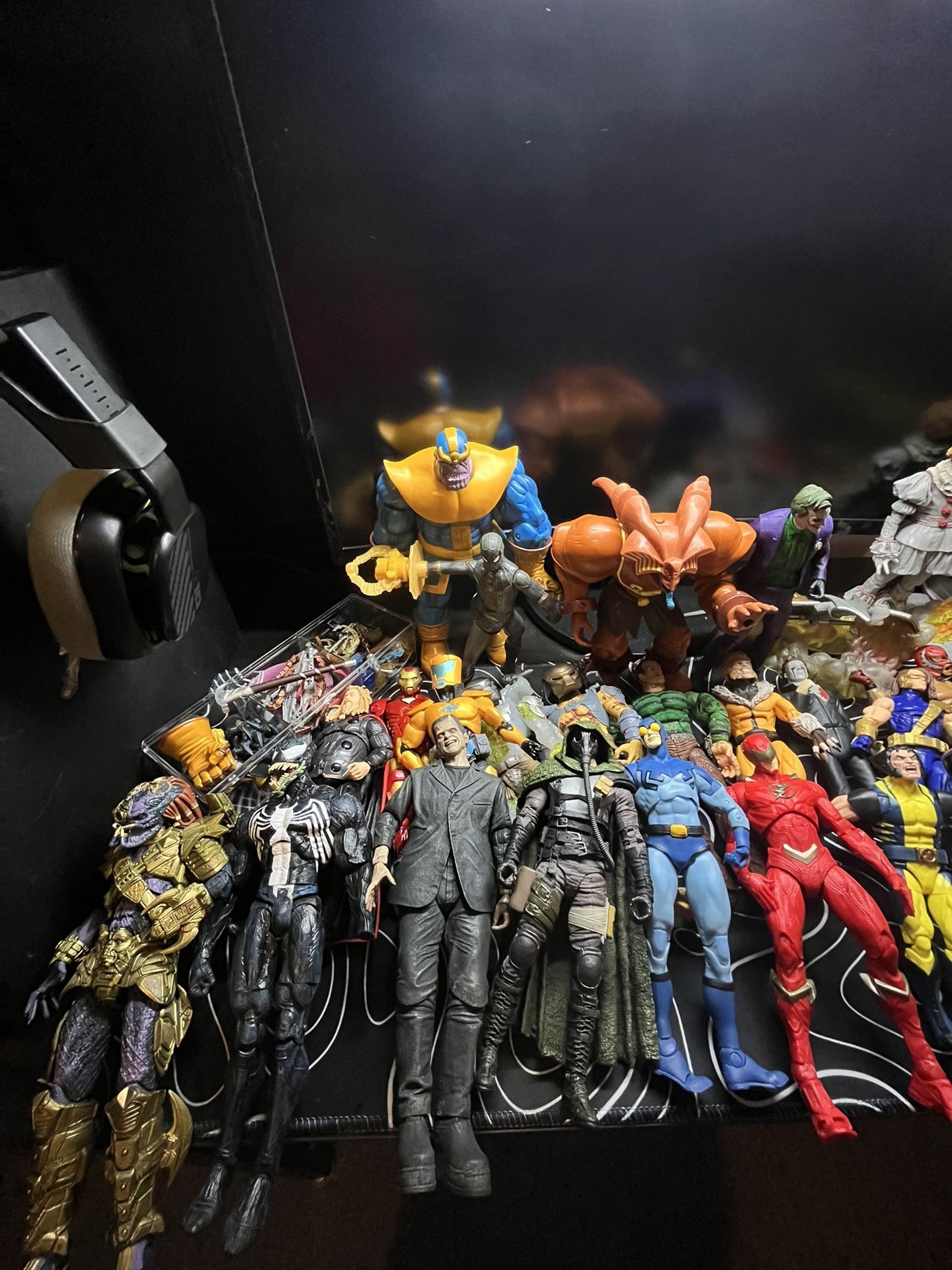 30 Action Figures