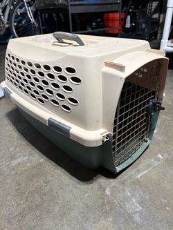 Pet carrier cat carrier