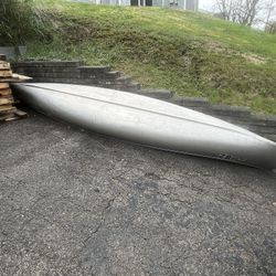 17.5ft Aluminum Canoe With Title