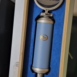 Bluebird Mic And Stand