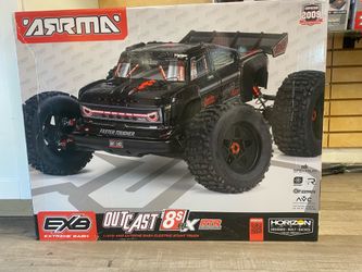 Arrma Outcast 8S 1/5 Scale Brushless Monster Truck