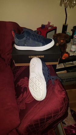 Converse boys size 4 brand new sneakers