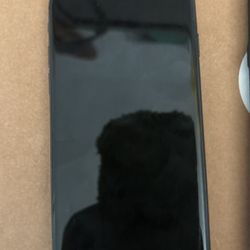 iPhone 8 (Apple Locked)