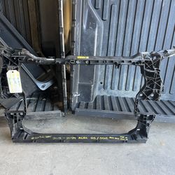 2018-2019-2020-2021-2022-2023 AUDI Q5 RADIATOR SUPPORT OEM USED