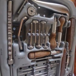 Synthes surgical instruments