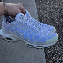 Mens White NIKE Air Max Plus  Size 13 Running Athletic Shoes
