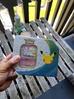 Pokémon TCG Sylveon ex Celebrations Tin