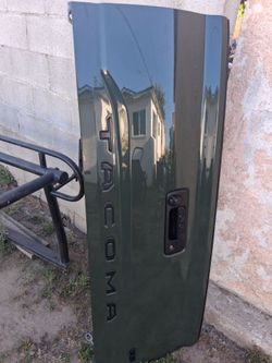 Green Toyota Tacoma tailgate