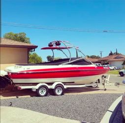 2008 bayliner 225