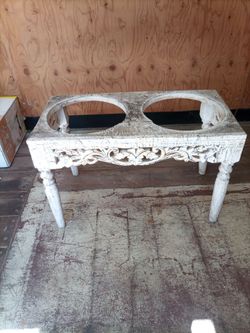 Dog food and water bowl stand for extra large dog