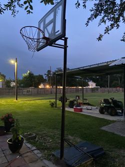 lifetime adjustable basketball hoop