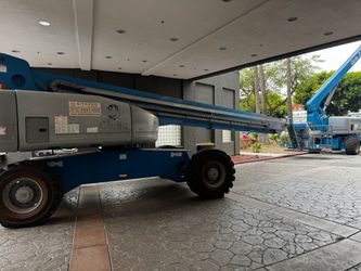125 Genie boom lift