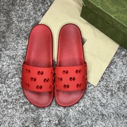 Gucci slides size 8.5us 42eur