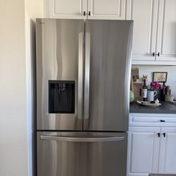 LG 26 cu. ft. Smart Counter-Depth MAX French Door Refrigerator