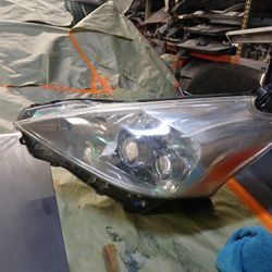 2014 Prius V Left Side Headlights 