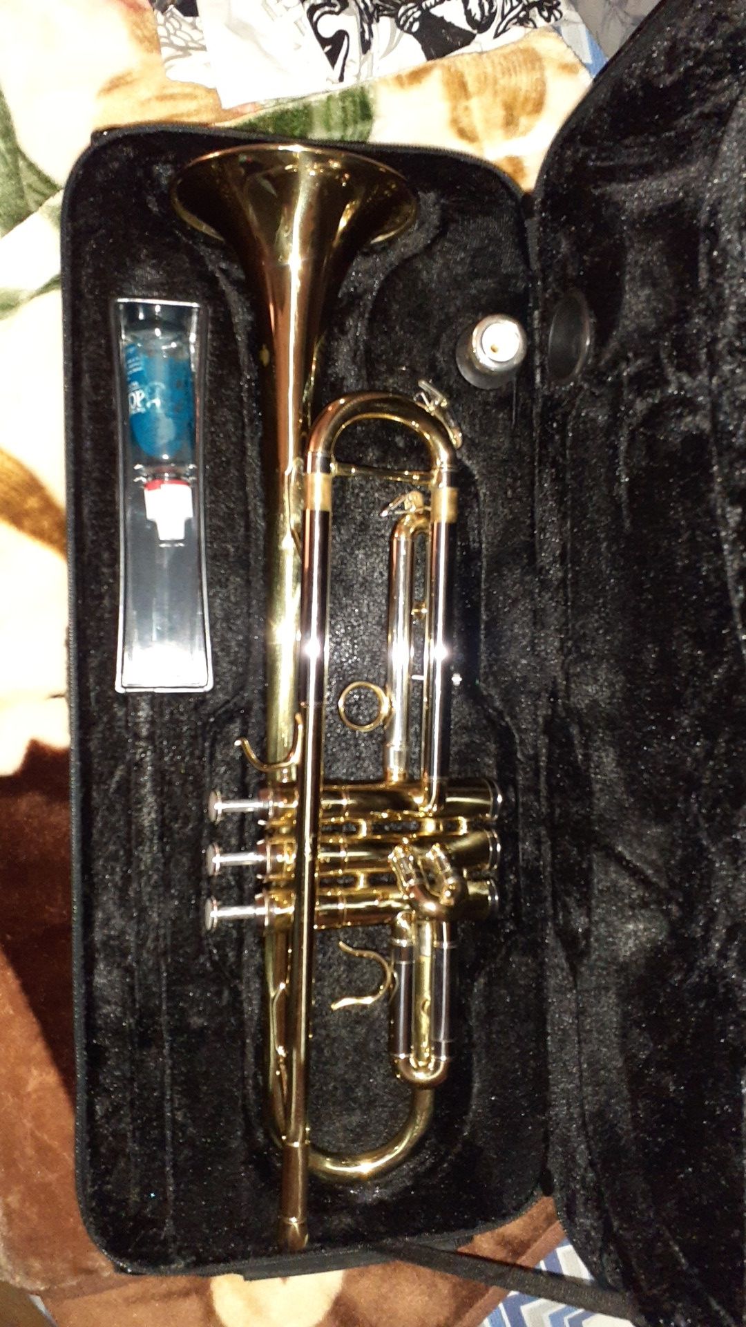 Oxford trumpet gold color