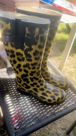 Botas Para La Lluvia “.