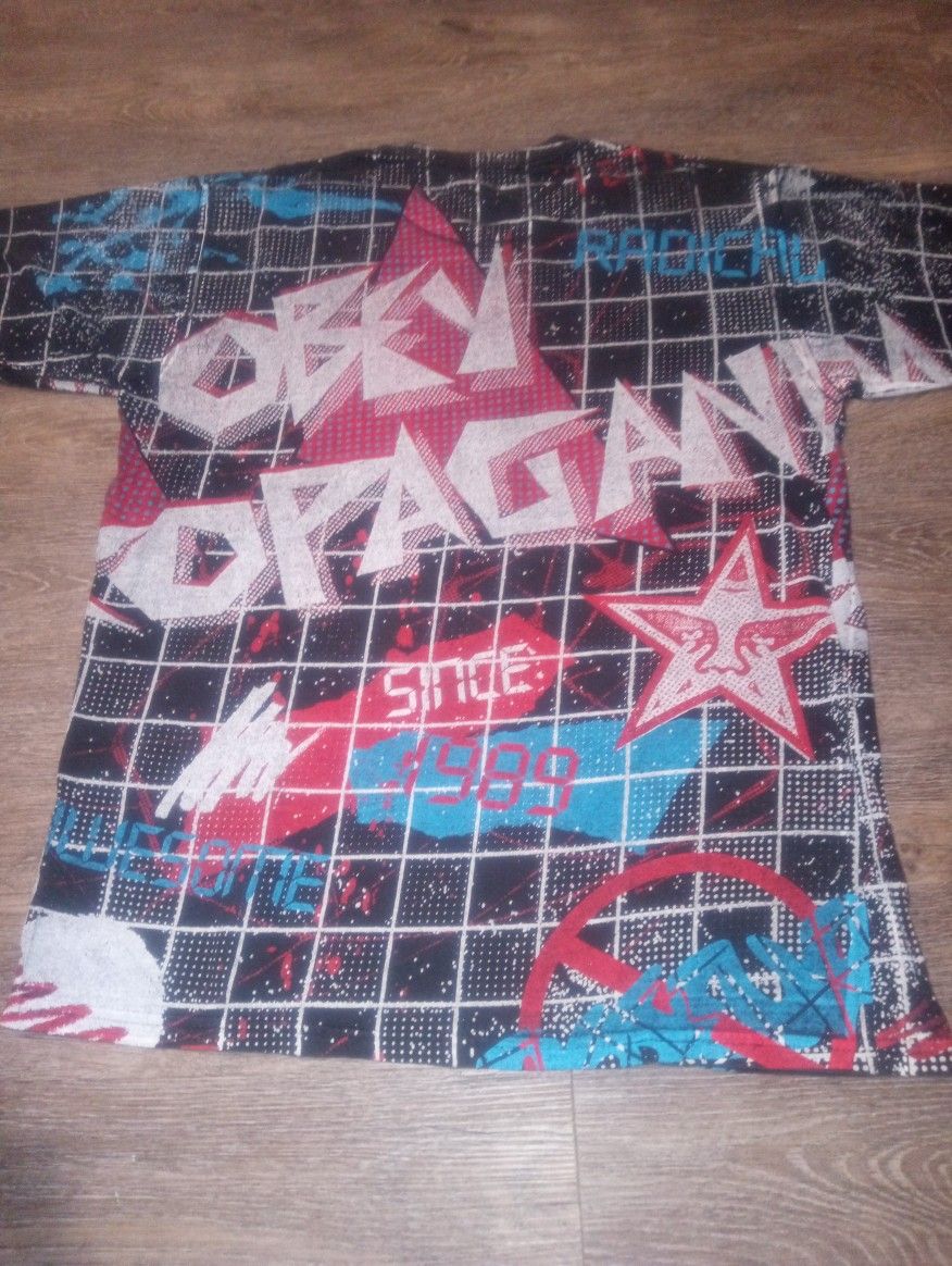OBEY T-shirt