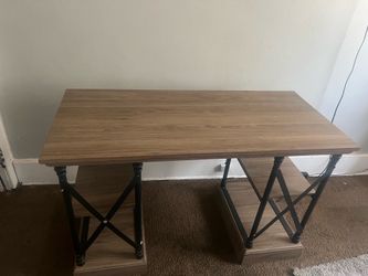Computer desk