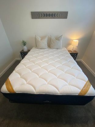Queen Mattress - DreamCloud $375