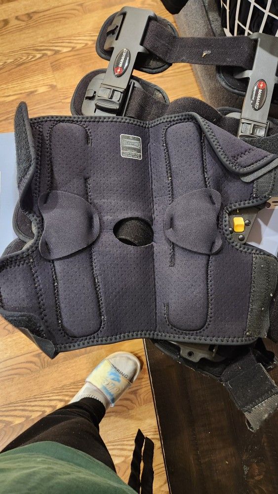Knee Brace