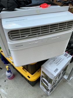 FRIGIDAIRE 8000BTU INVERTER!   WINDOWS AIR CONDITIONER!