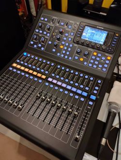 Midas M32r Full Mixing System