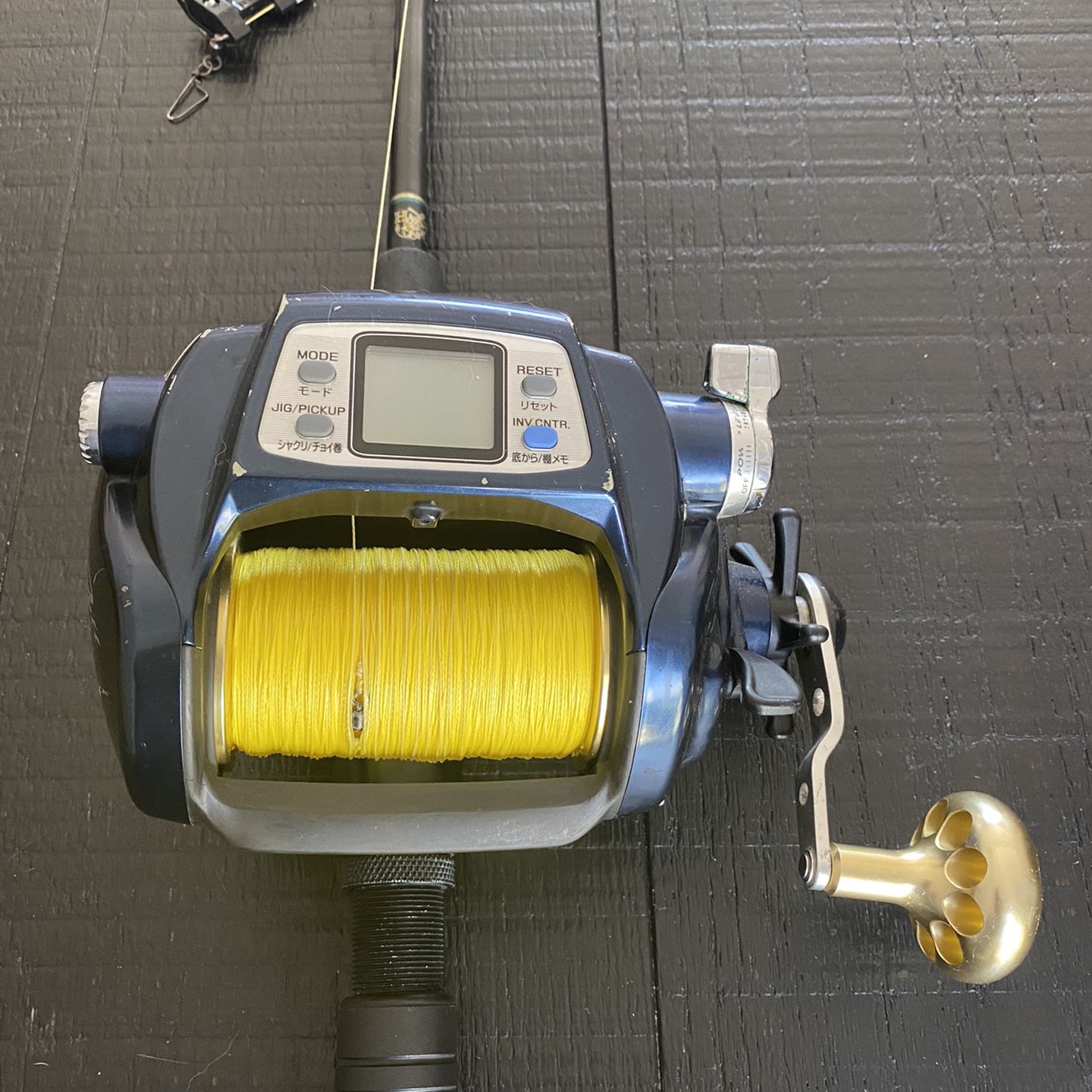 Daiwa Tanacom 1000 Electric Reel with short Hopkins Carter rod used for  Kite Fishing in Florida. Letters and display in reel are in ENGLISH. Packed  wi for Sale in Hollywood, FL - OfferUp