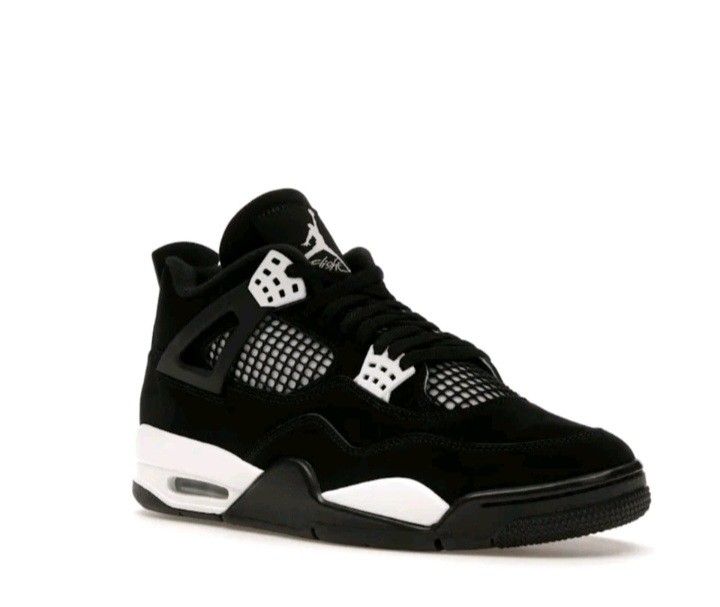 Jordan 4 Retros White Thunders Size 12