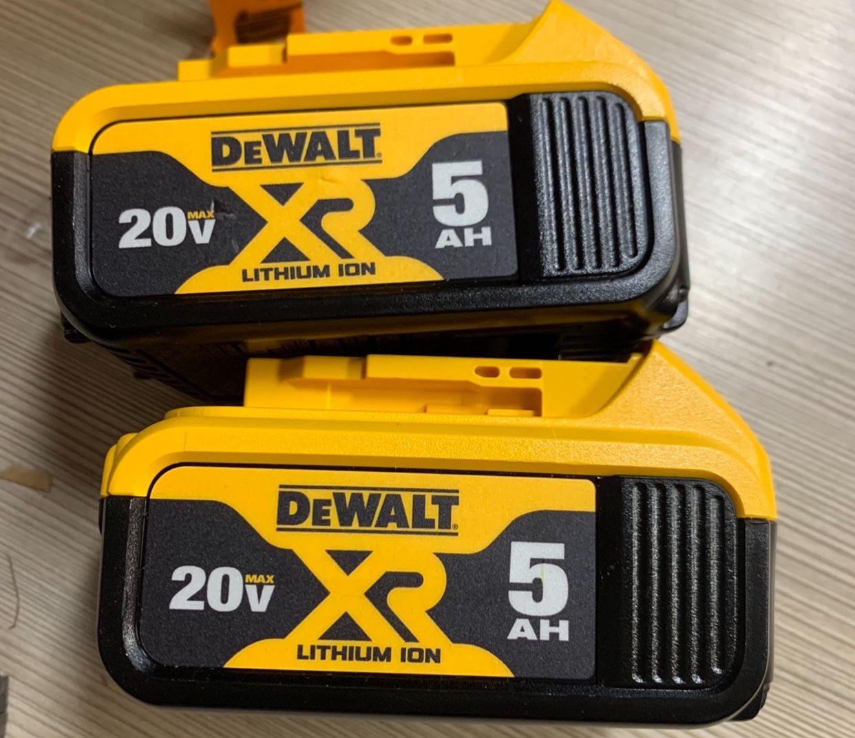Dewalt New Battery 5ah XR 2x $130 Nuevas