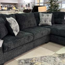 AP- Cozy Sectional Couch With Chaise// Financing & Delivery Available 