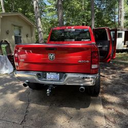 2017 Dodge Ram 1500 Crew Cab · SLT Pickup 4D 5 1/2 ft