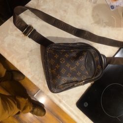 Louis Vuitton Avenue Slingbag